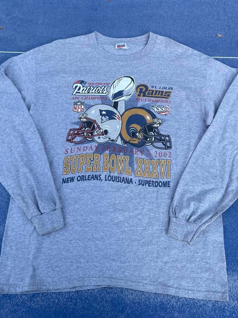 2002 Patriots vs Rams Super Bowl XXXVI Longsleeve Sweatshirt - Gray